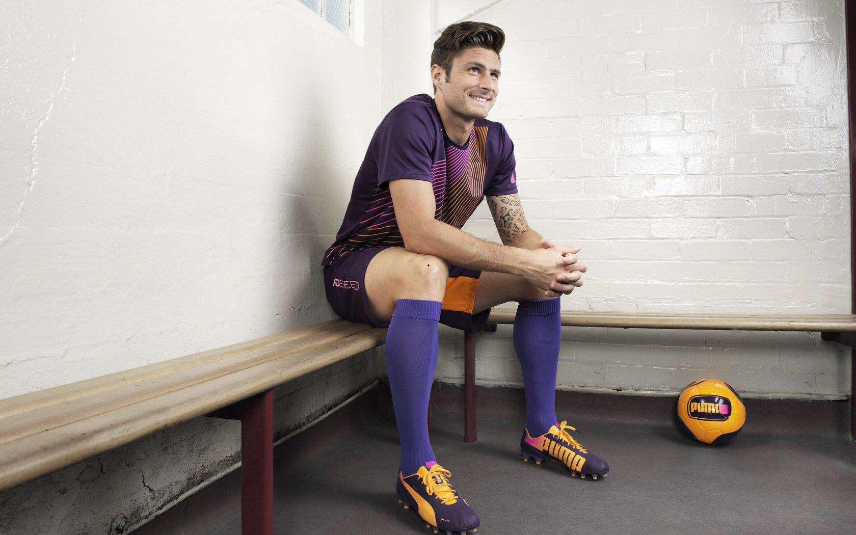 罗马诺独家爆料，切尔西豪掷未来，6500万欧元浮动条款锁定巴西新星埃斯特旺